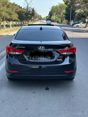 Hyundai Elantra-6