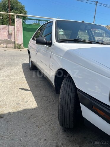 Peugeot 405-2