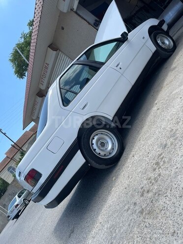 Peugeot 405-10