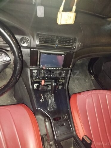 BMW 528-5