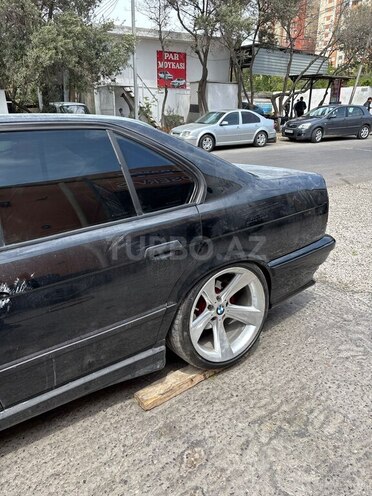 BMW 525-7