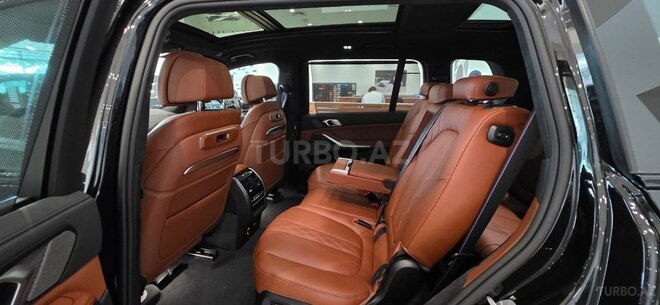 BMW X7-18