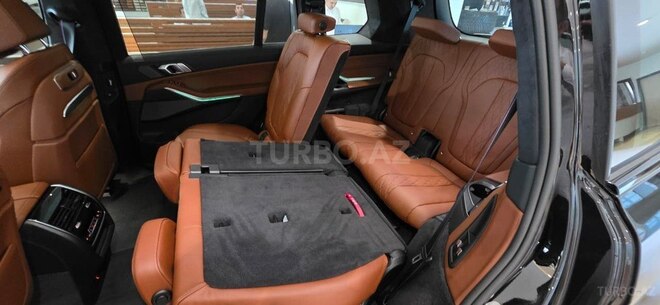 BMW X7-15