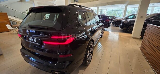 BMW X7-9