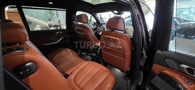 BMW X7-12
