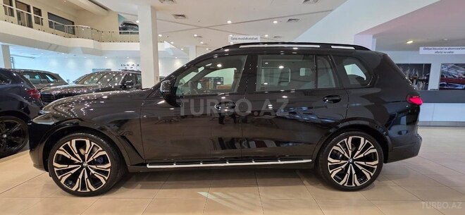 BMW X7-7