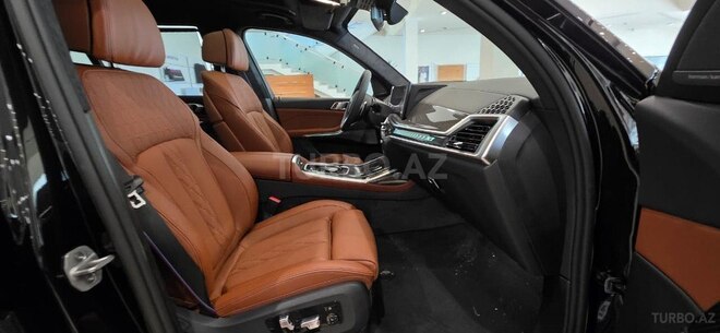 BMW X7-10