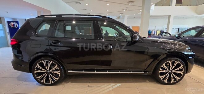 BMW X7-6