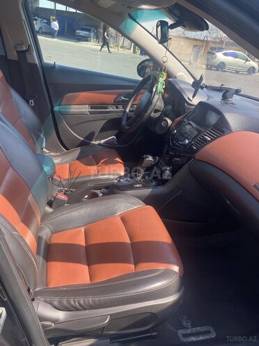 Chevrolet Cruze-20