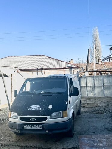 Ford Transit-4