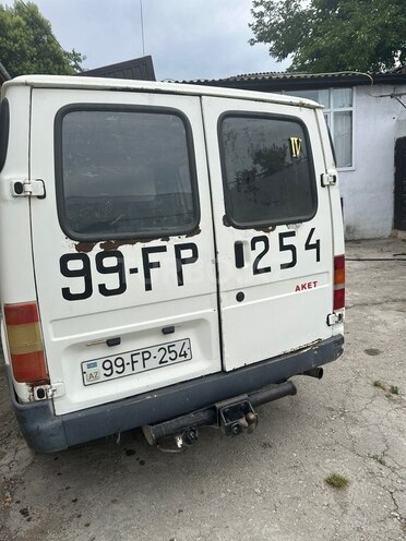 Ford Transit-3