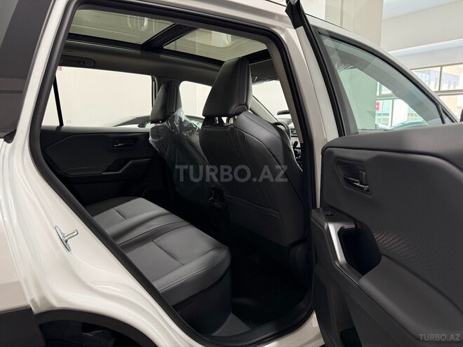 Toyota Wildlander-13