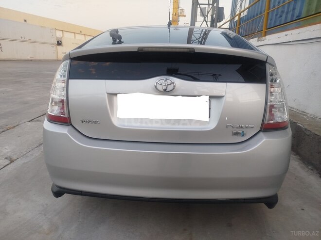 Toyota Prius-8