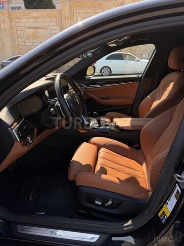 BMW 530e-12