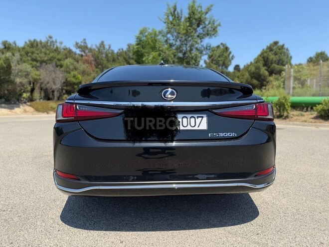 Lexus ES 300h-4