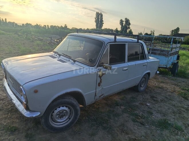 LADA (VAZ) 21011-2