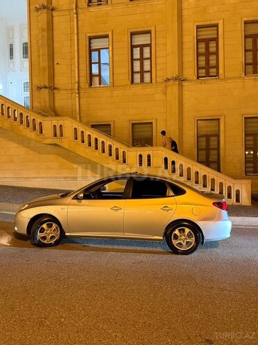 Hyundai Elantra-8