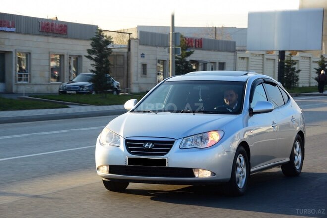 Hyundai Elantra-3