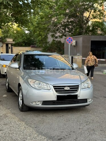 Hyundai Elantra-2