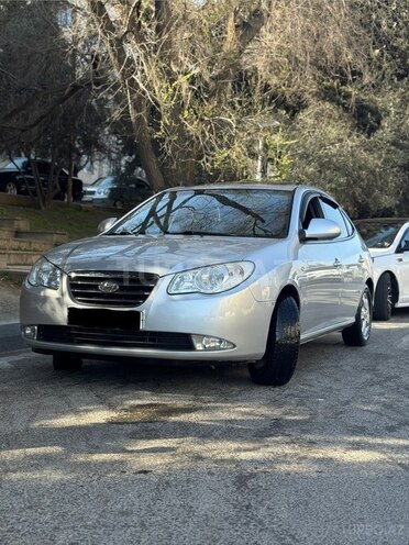 Hyundai Elantra-1