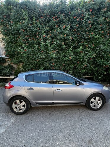 Renault Megane-6