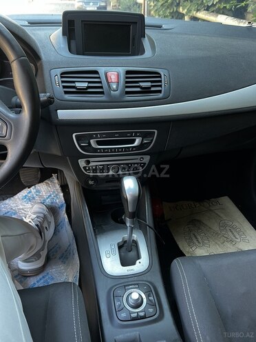 Renault Megane-13