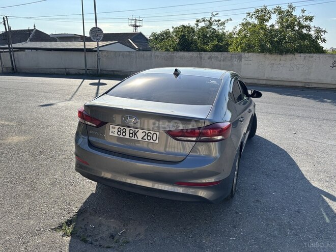 Hyundai Elantra-5