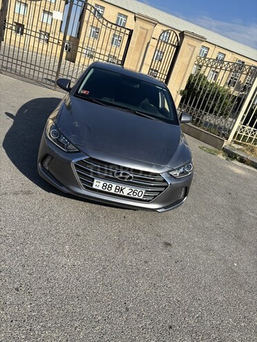 Hyundai Elantra-3
