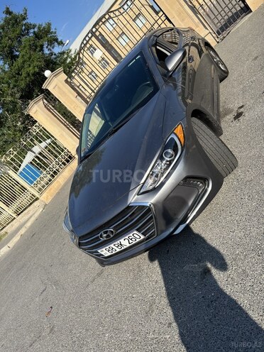 Hyundai Elantra-2