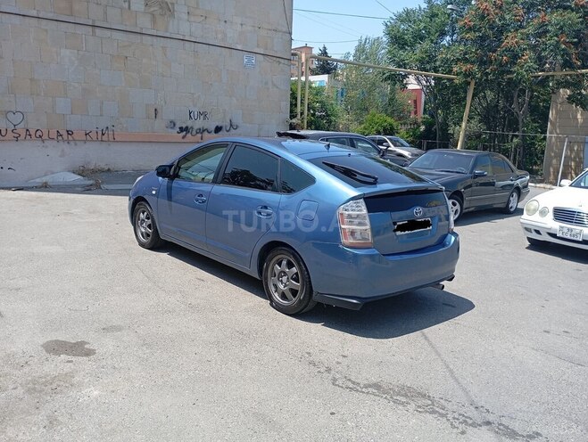 Toyota Prius-8