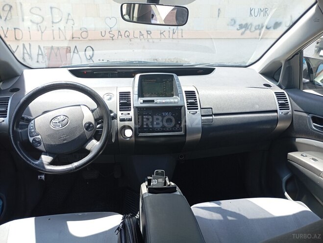 Toyota Prius-13