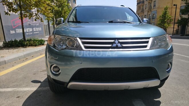 Mitsubishi Outlander-1