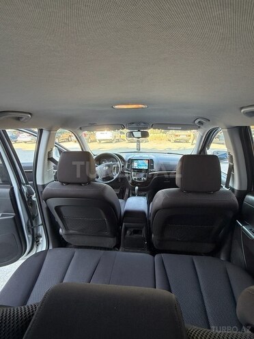 Hyundai Santa Fe-6