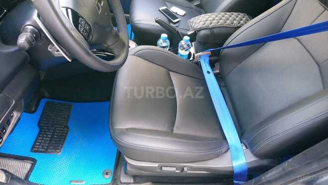 Mitsubishi Outlander-5