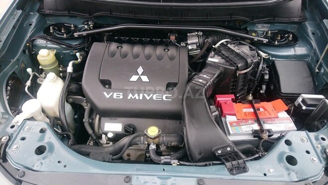 Mitsubishi Outlander-4