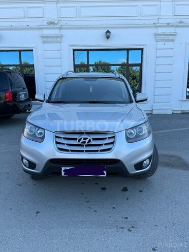 Hyundai Santa Fe-1