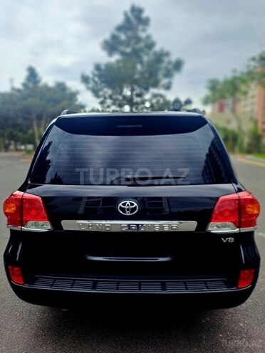 Toyota Land Cruiser-2