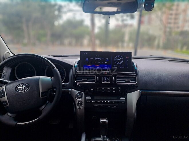Toyota Land Cruiser-5