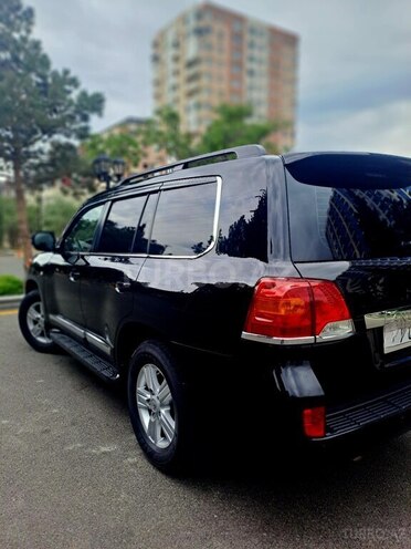 Toyota Land Cruiser-6