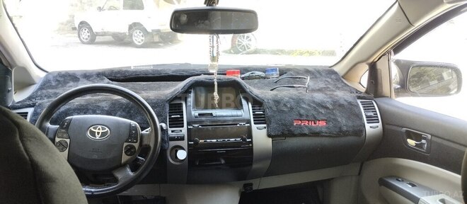 Toyota Prius-11