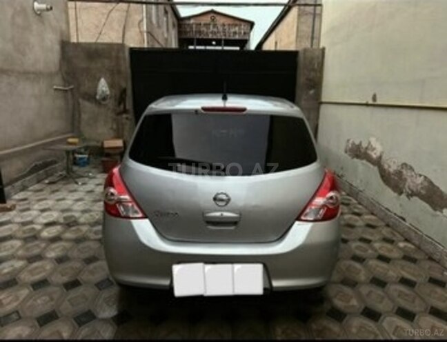 Nissan Tiida-2