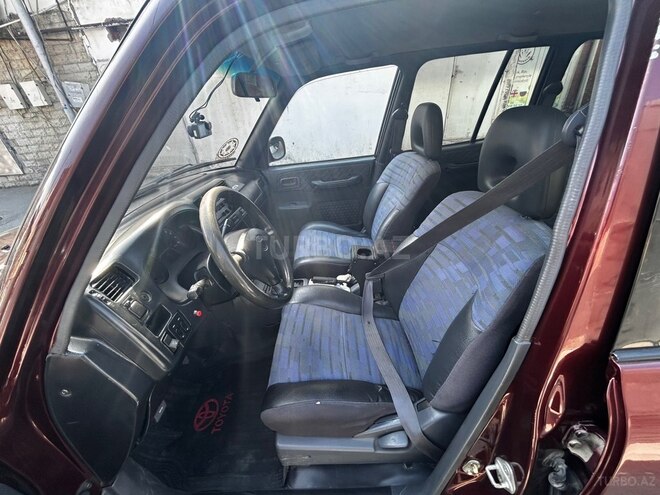 Toyota RAV4-15