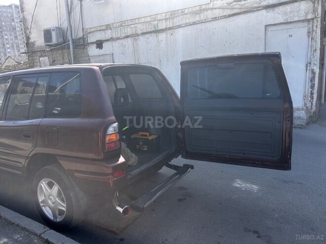 Toyota RAV4-14