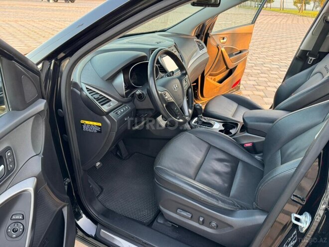 Hyundai Santa Fe-12