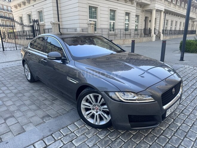 Jaguar XF-5