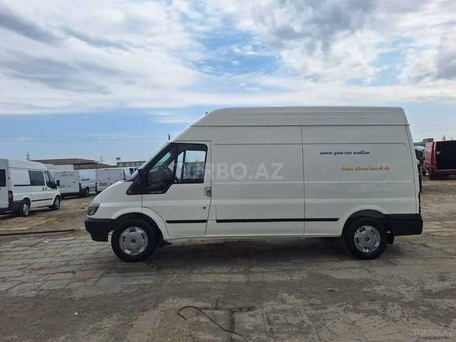 Ford Transit-9