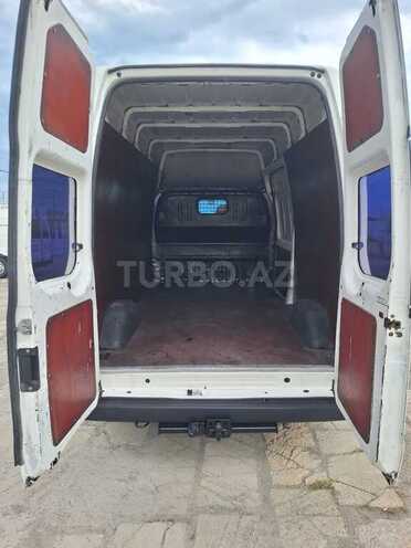 Ford Transit-10