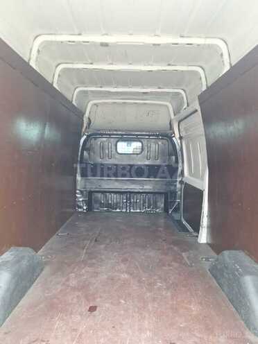 Ford Transit-13