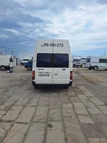 Ford Transit-6