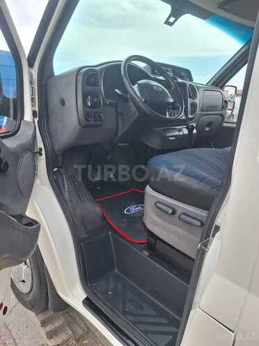 Ford Transit-14